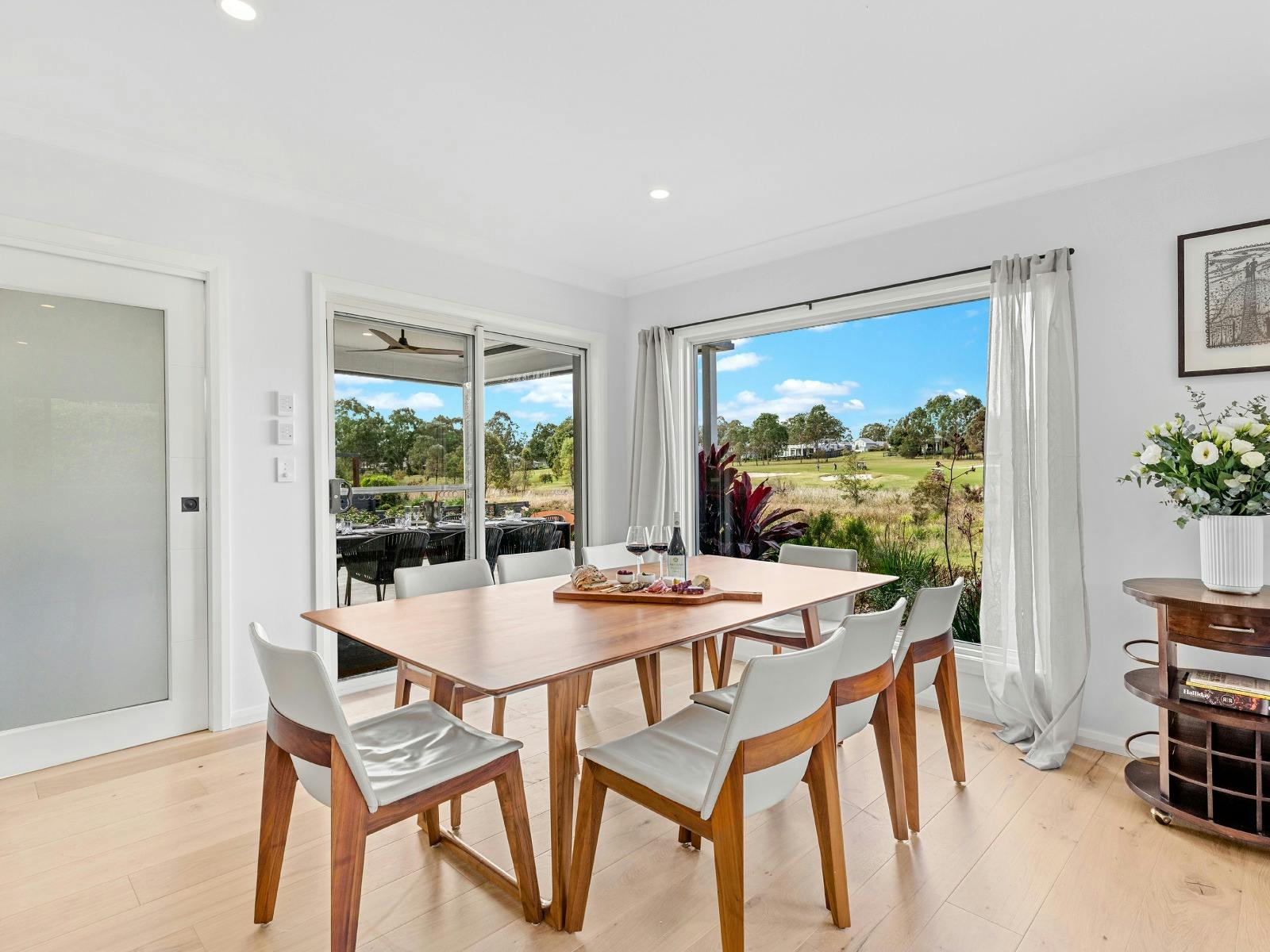 21 Forever dining area