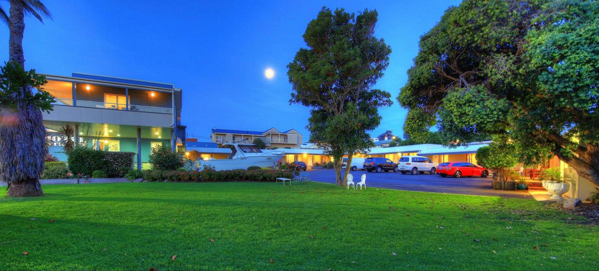 Bermagui Motor Inn garden