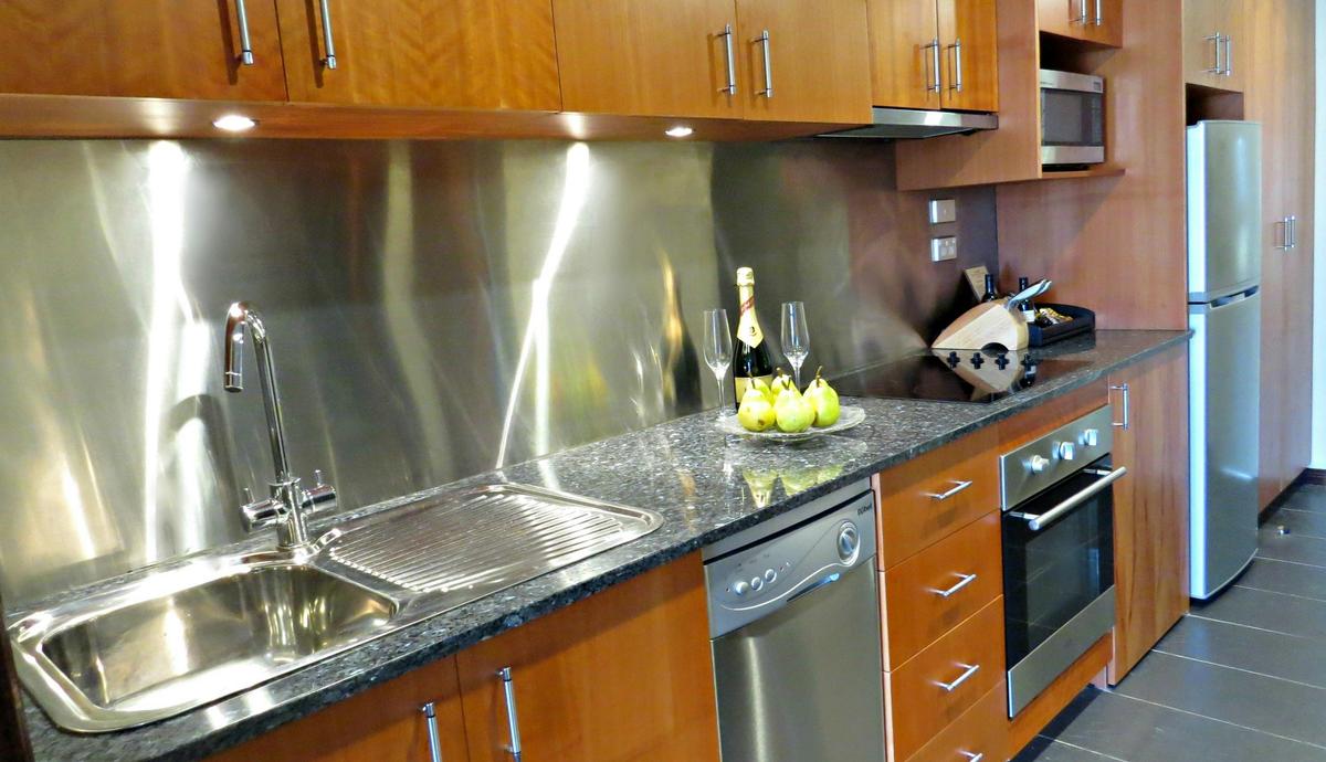 Kitchen (on entry level)