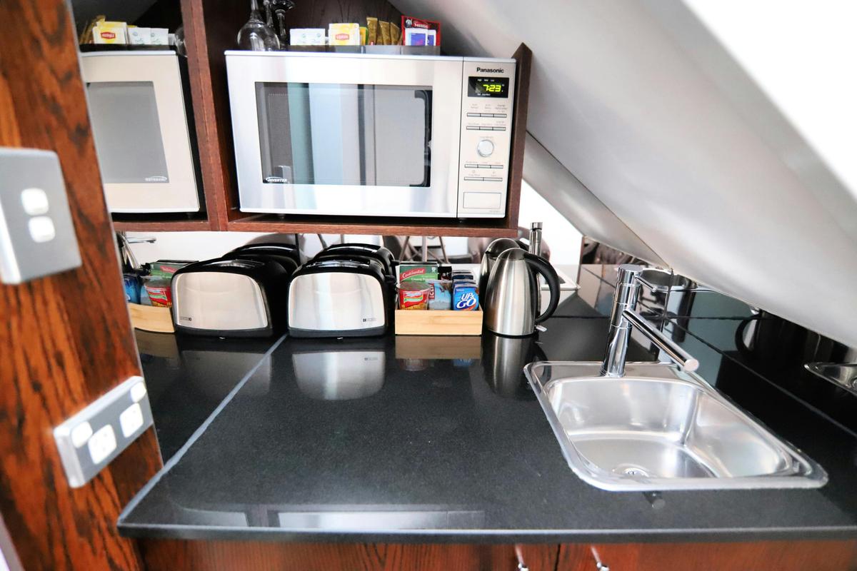 King Loft Spa Suite Tea Making