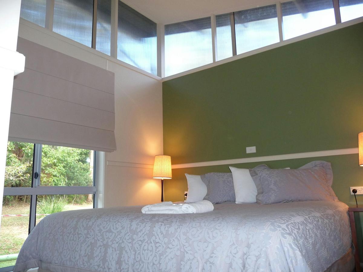 Malibu Beach Hut - Main Bedroom