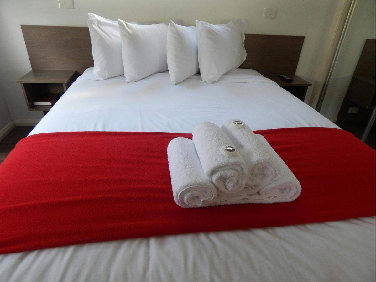 Surf Shack - Main Bedroom