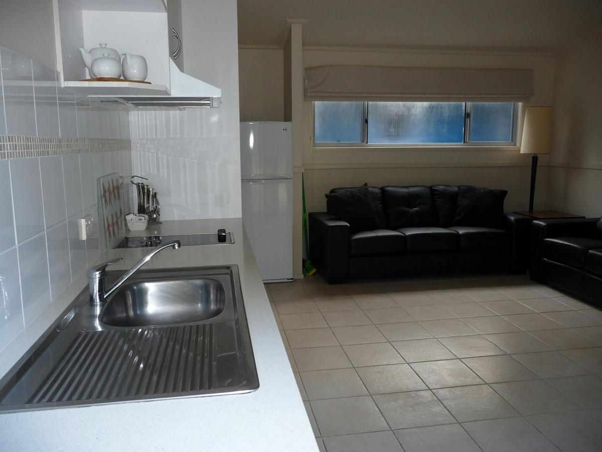 Malibu Beach Hut - Kitchen