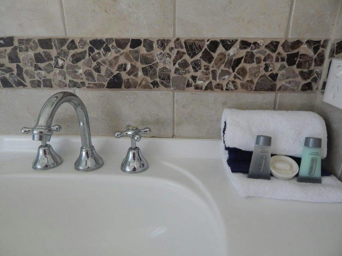 Beach Surf Shack Bathroom