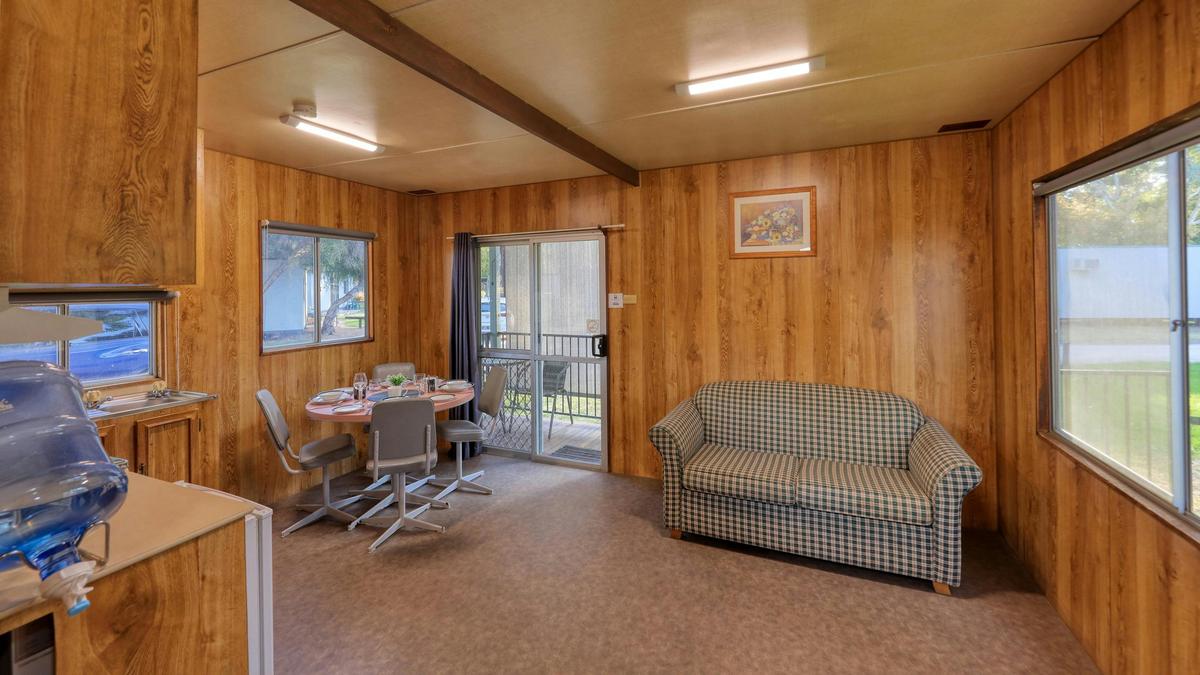 SmallPet Friendly - living area