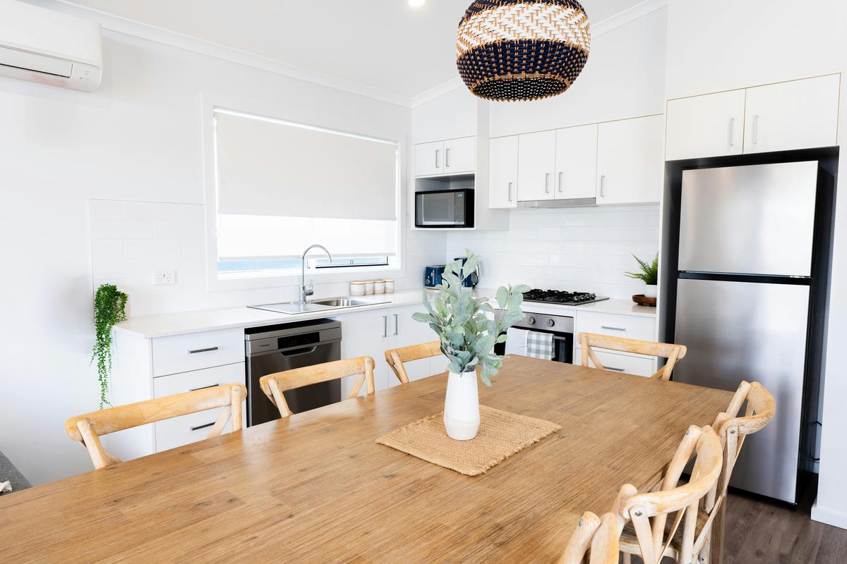 Premium Villa (3BR) | Tasman Holiday Parks - Racecourse Beach