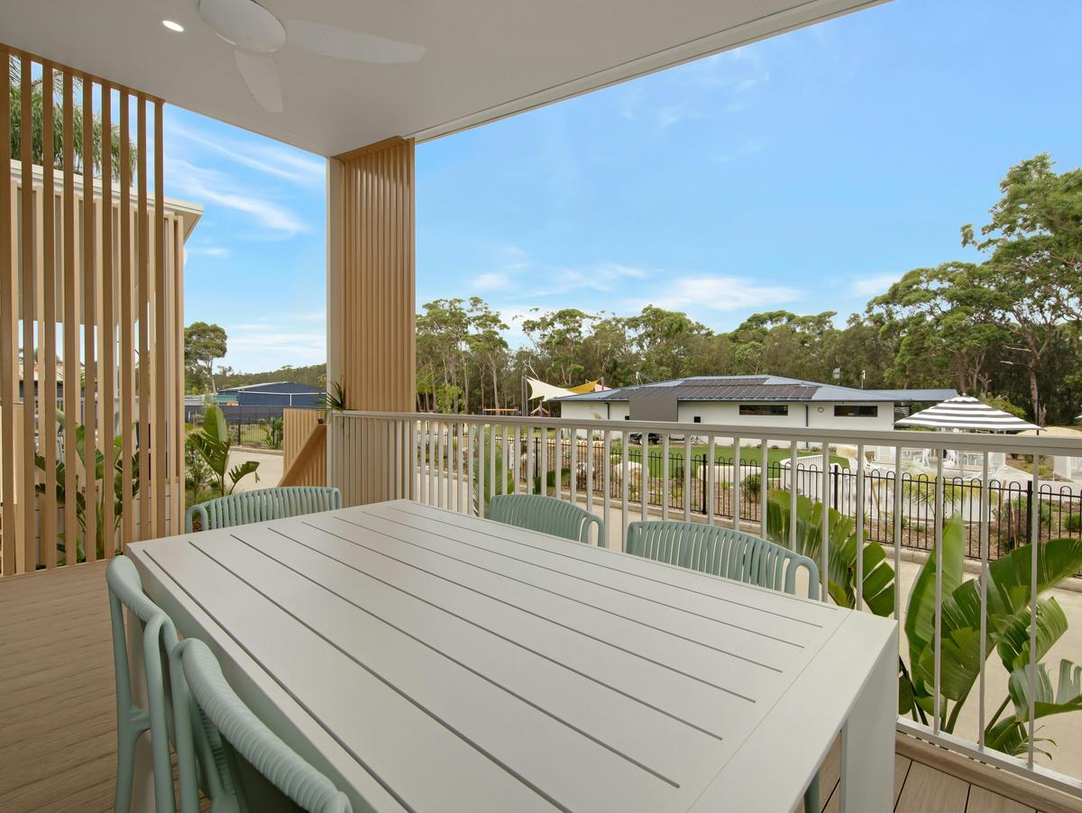 Premium Poolside Villa (2BR) | Tasman Holiday Parks - Racecourse Beach