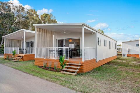 Deluxe Family Villa (3BR) | Tasman Holiday Parks - Racecourse Beach