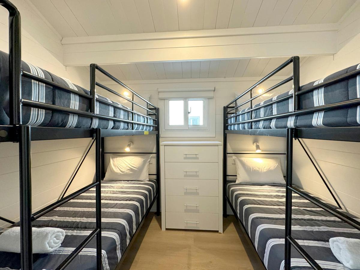 Deluxe Poolside Villa (2BR) | Tasman Holiday Parks - Racecourse Beach