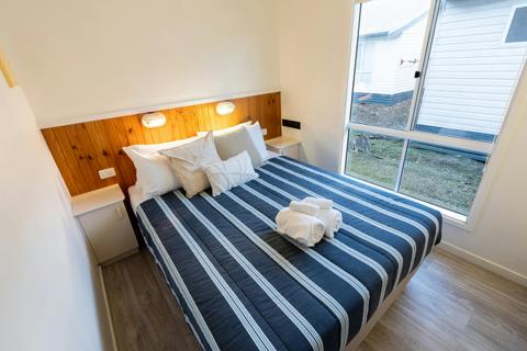 Standard Cabin (2BR) | Tasman Holiday Parks - Racecourse Beach