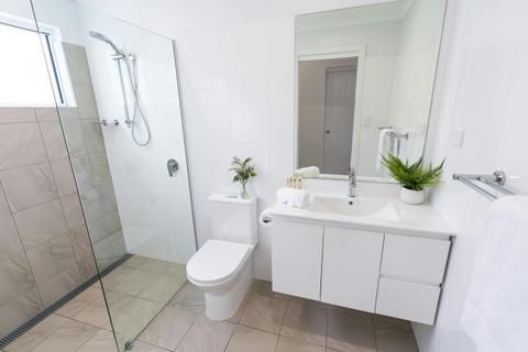 Premium Villa (3BR) | Tasman Holiday Parks - Racecourse Beach