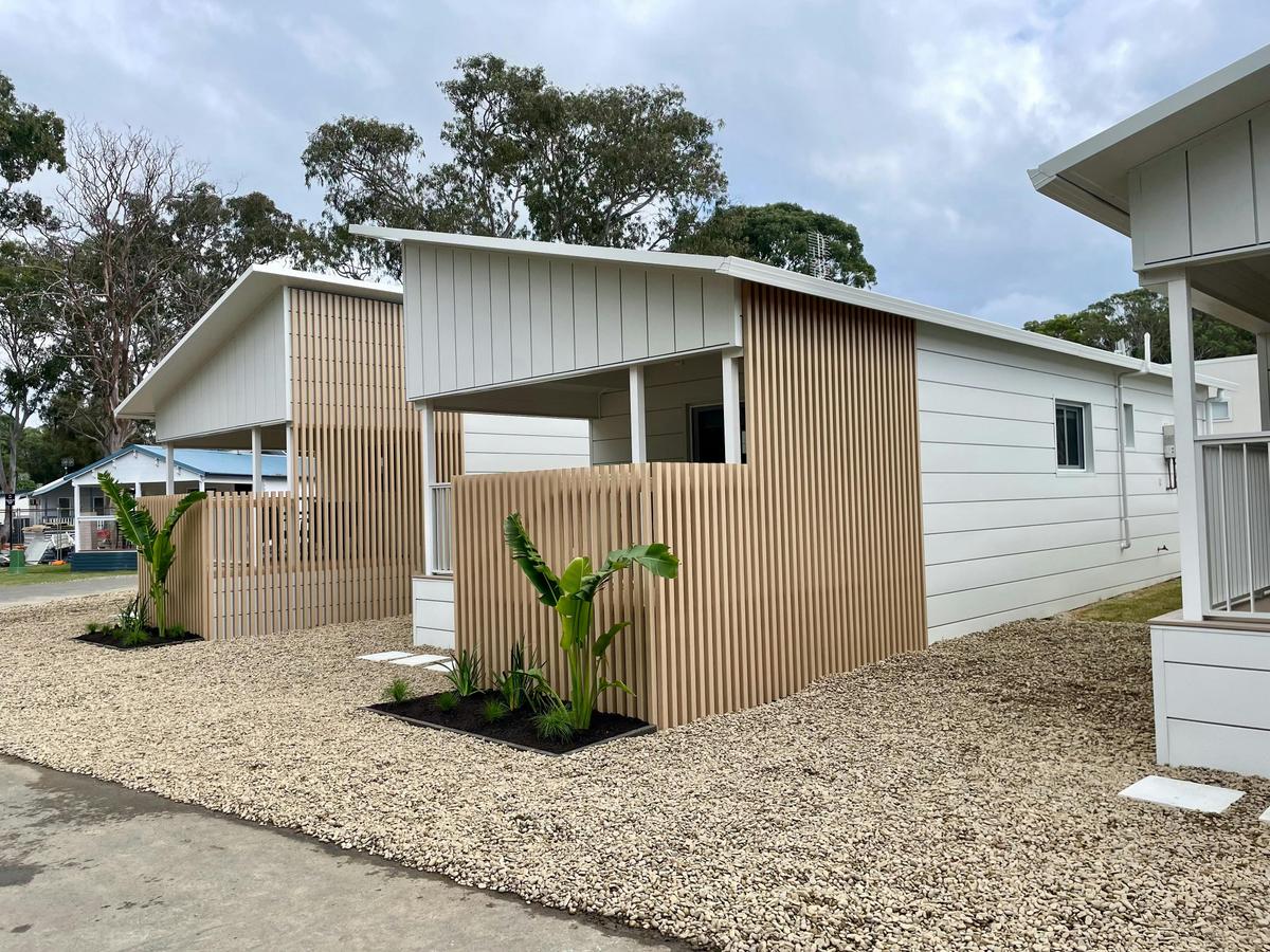 Deluxe Poolside Villa (2BR) | Tasman Holiday Parks - Racecourse Beach