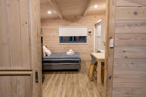 Bunkhouse Cabin | Tasman Holiday Parks - Racecourse Beach