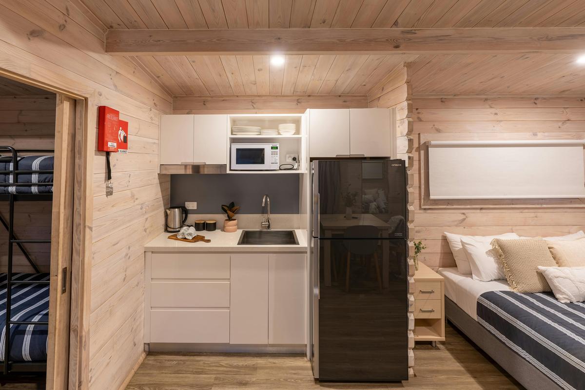 Bunkhouse Cabin | Tasman Holiday Parks - Racecourse Beach