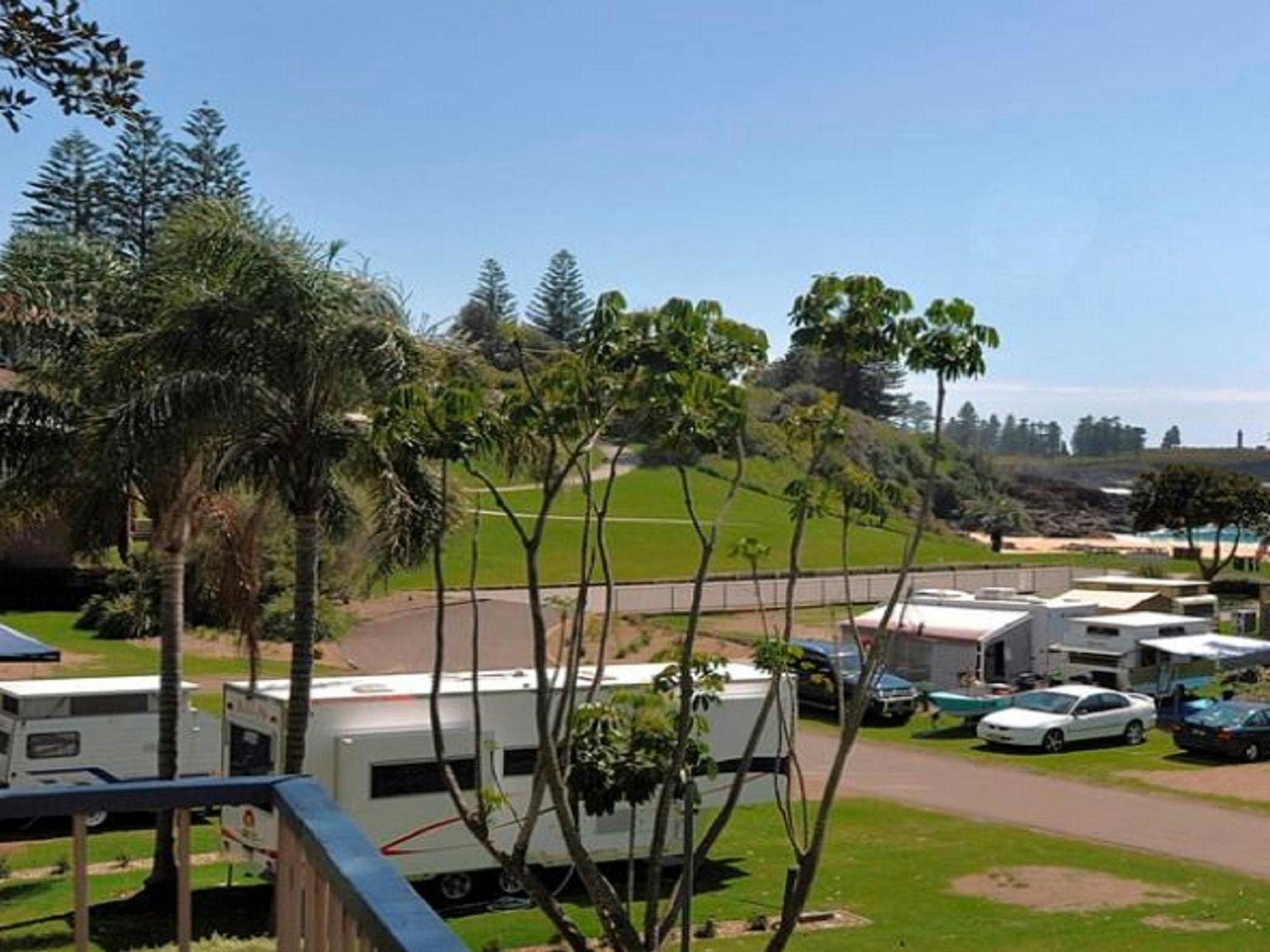 Near Shops/Beach, Parking, Parking - carport, Private Entrance, Views, Views - Beach, Views - ocean,