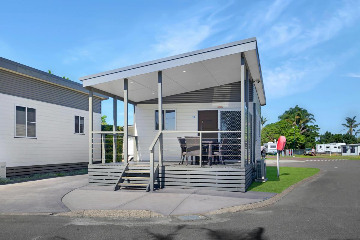 Blacksmiths Beachside Holiday Park - Cabin