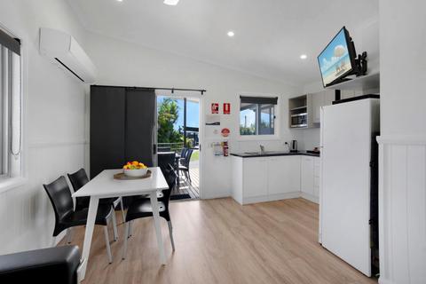 Blacksmiths Beachside Holiday Park - Cabin living area