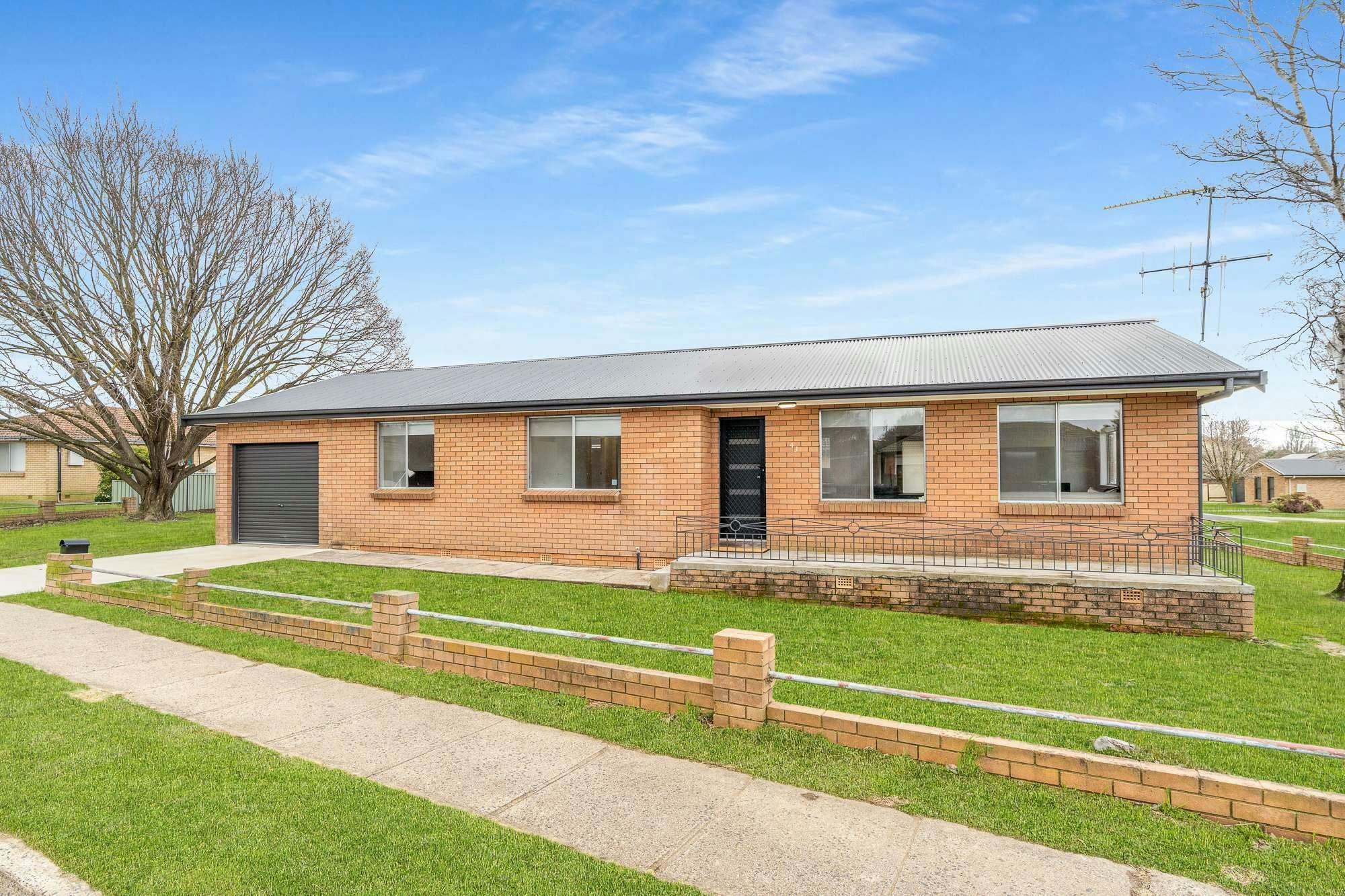 Exterior of 43 Orange rd Blayney