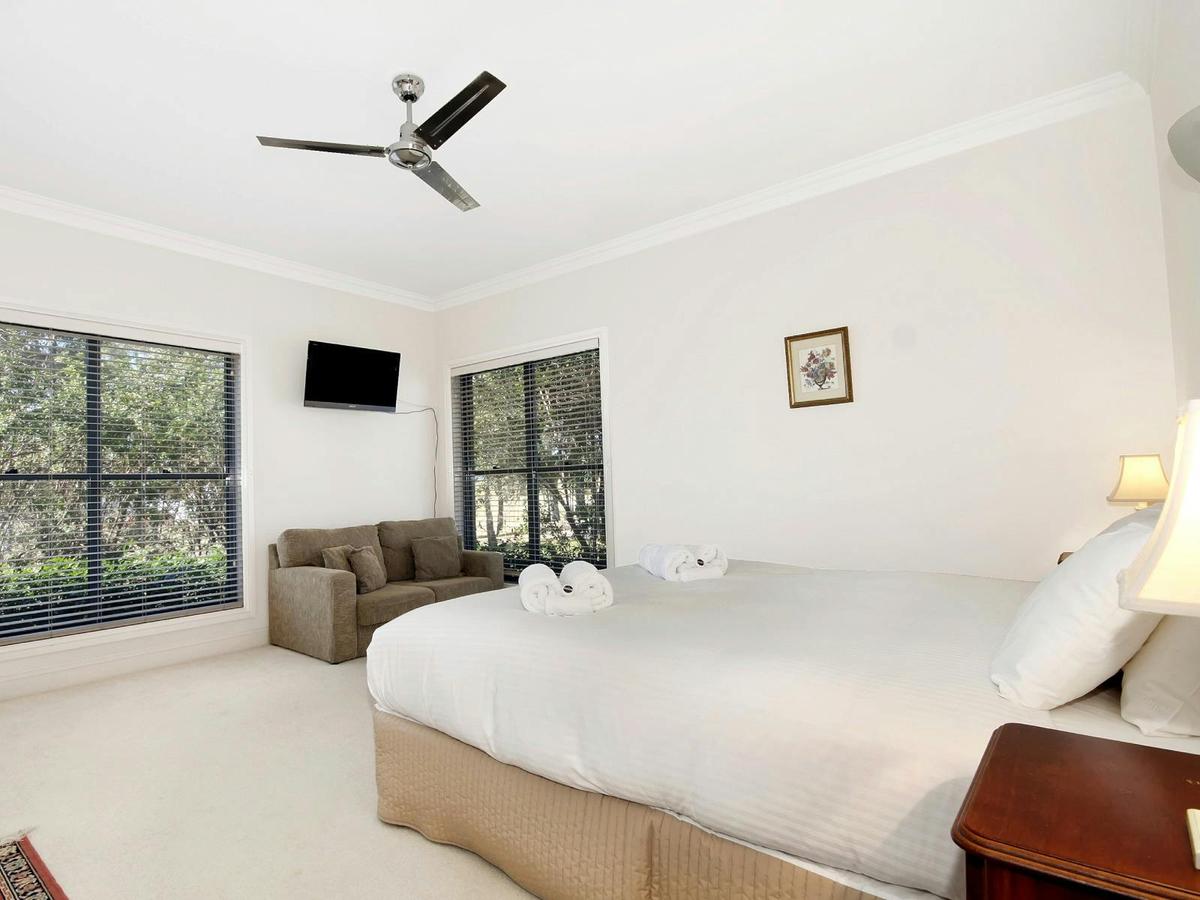 17th Tee bedroom 2