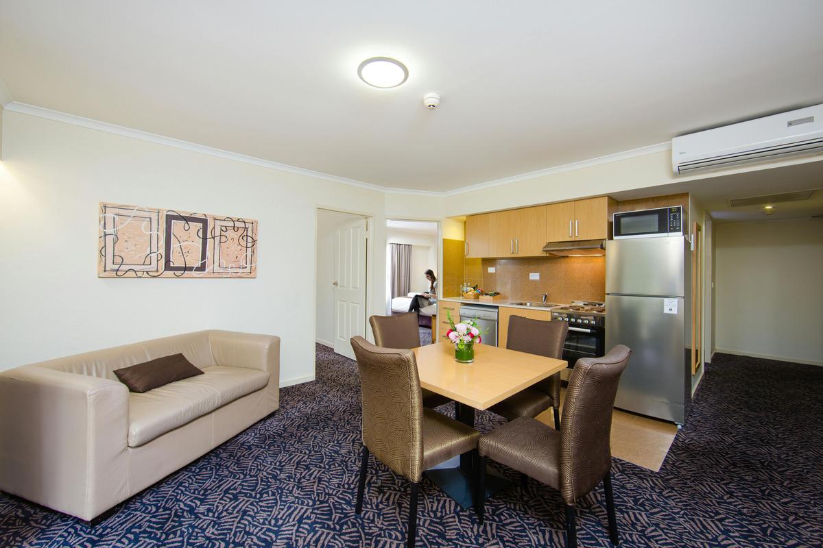 Two Bedroom Serviced Apartment Accommodation with Two Bathrooms