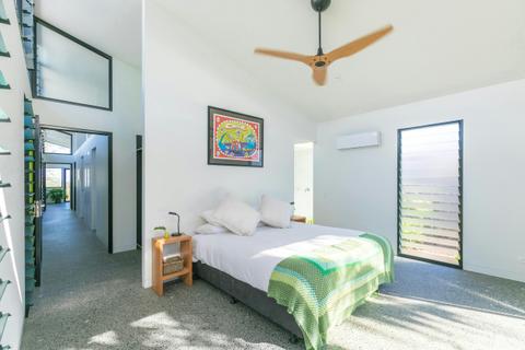 the contrast of colors in every room