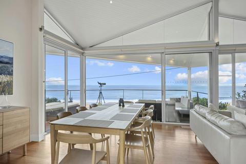 A Beachside Getaway - 13