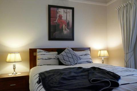 Queen Rooms