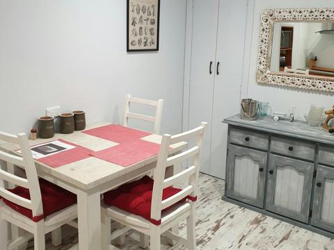 Behind the Hedge studio dining