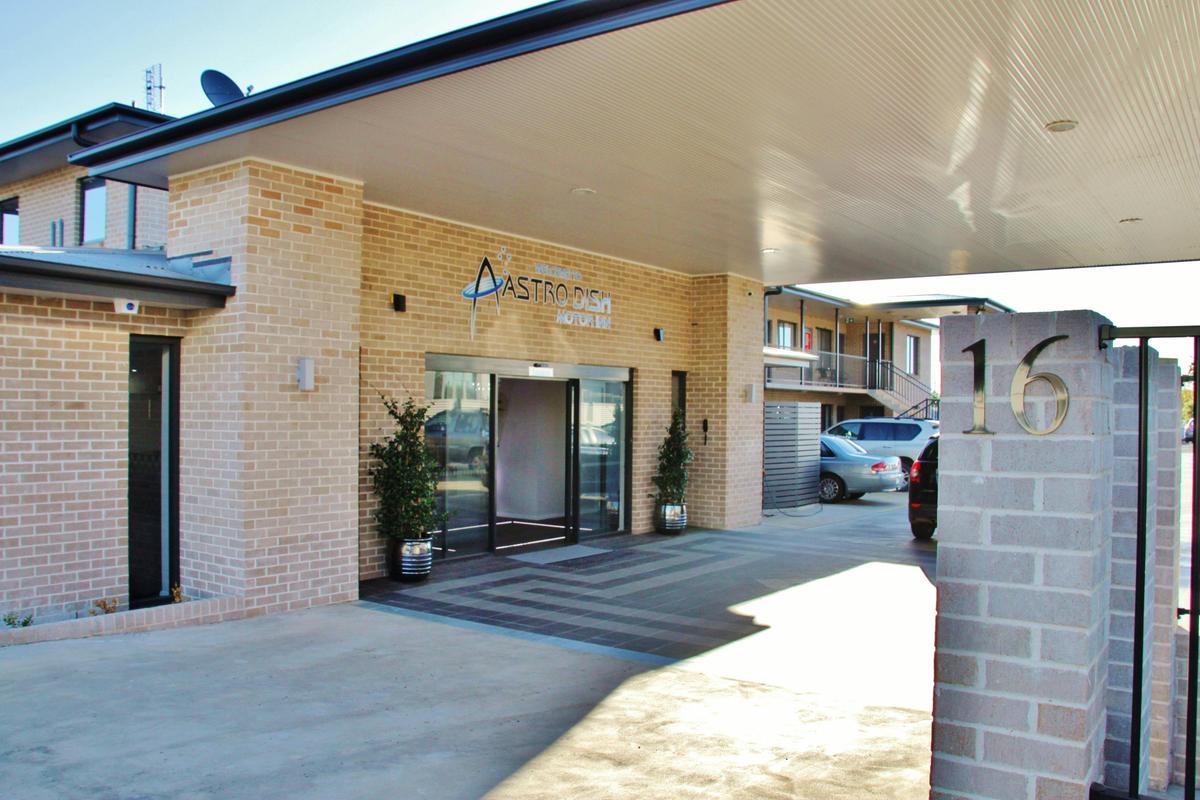 Aastro Dish Motor Inn Exterior