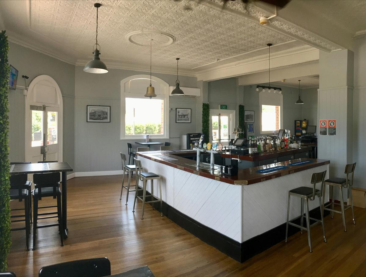 Bar