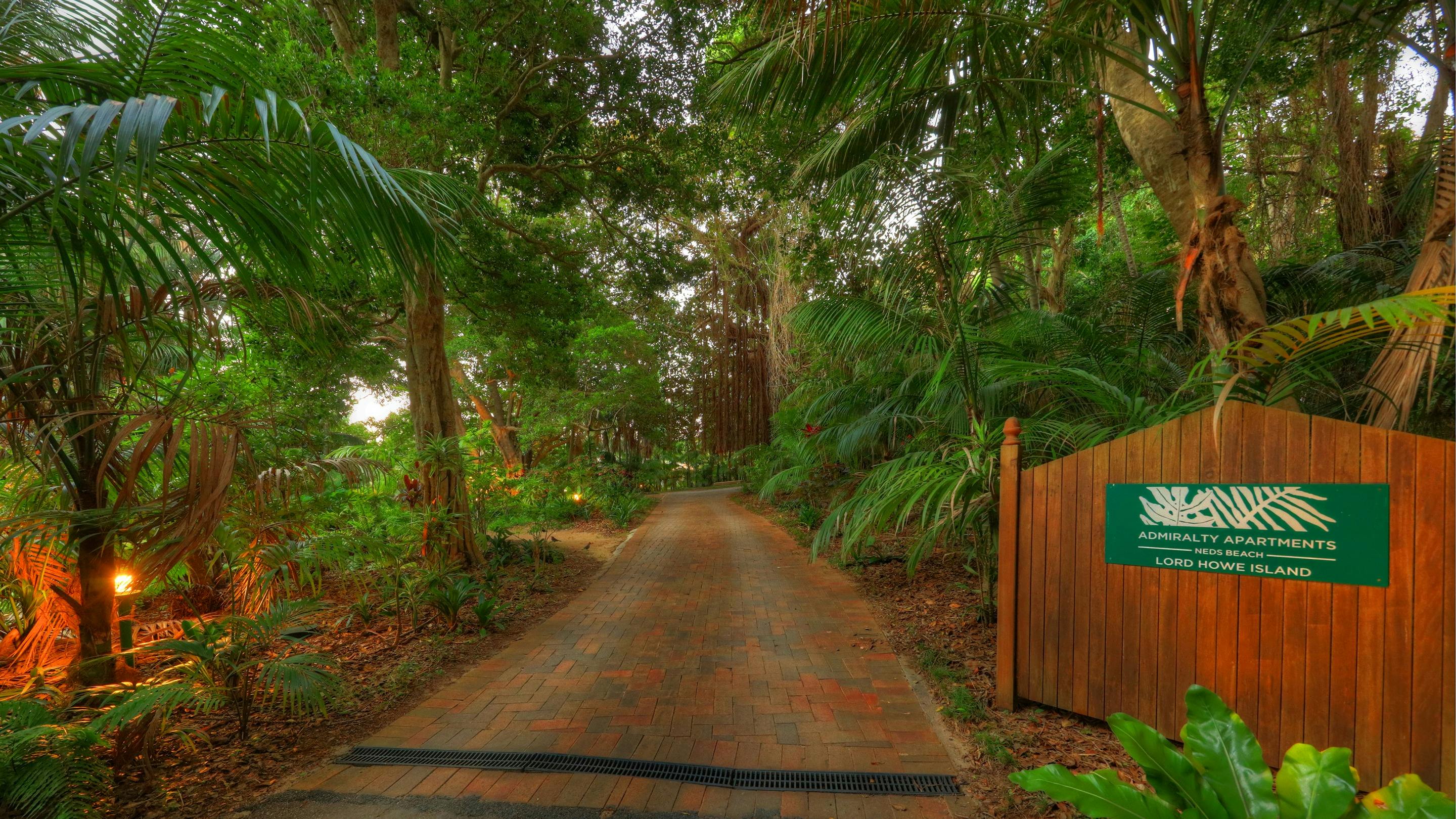 Entrance to Admiralty Apartments