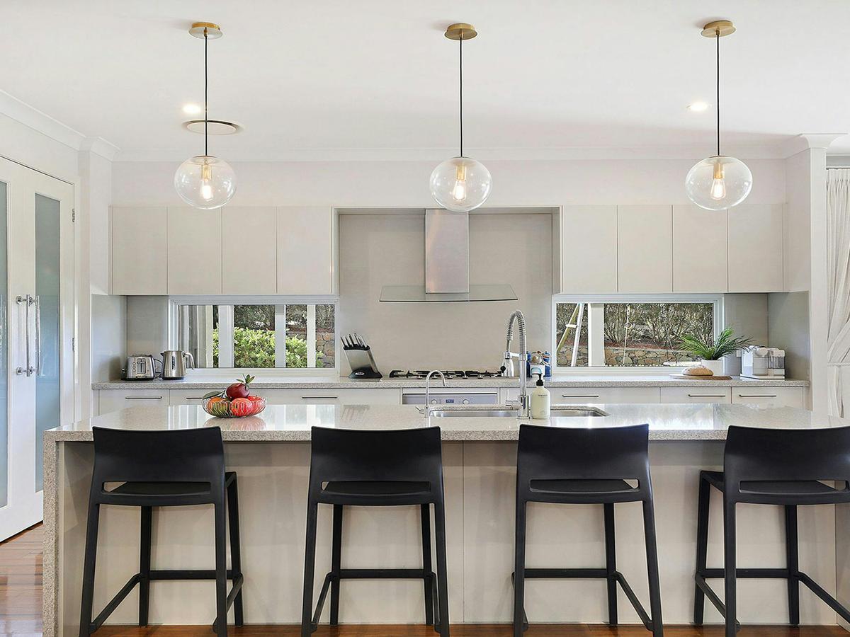 Albert Fields | Chef's kitchen | Breakfast bar