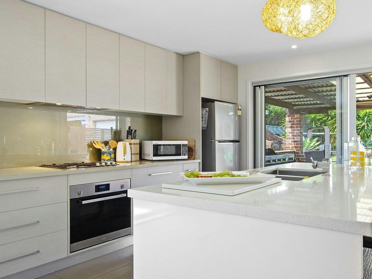 Coffee Machine, Dishwasher, Kitchen, Microwave Oven, Oven, Refrigerator
