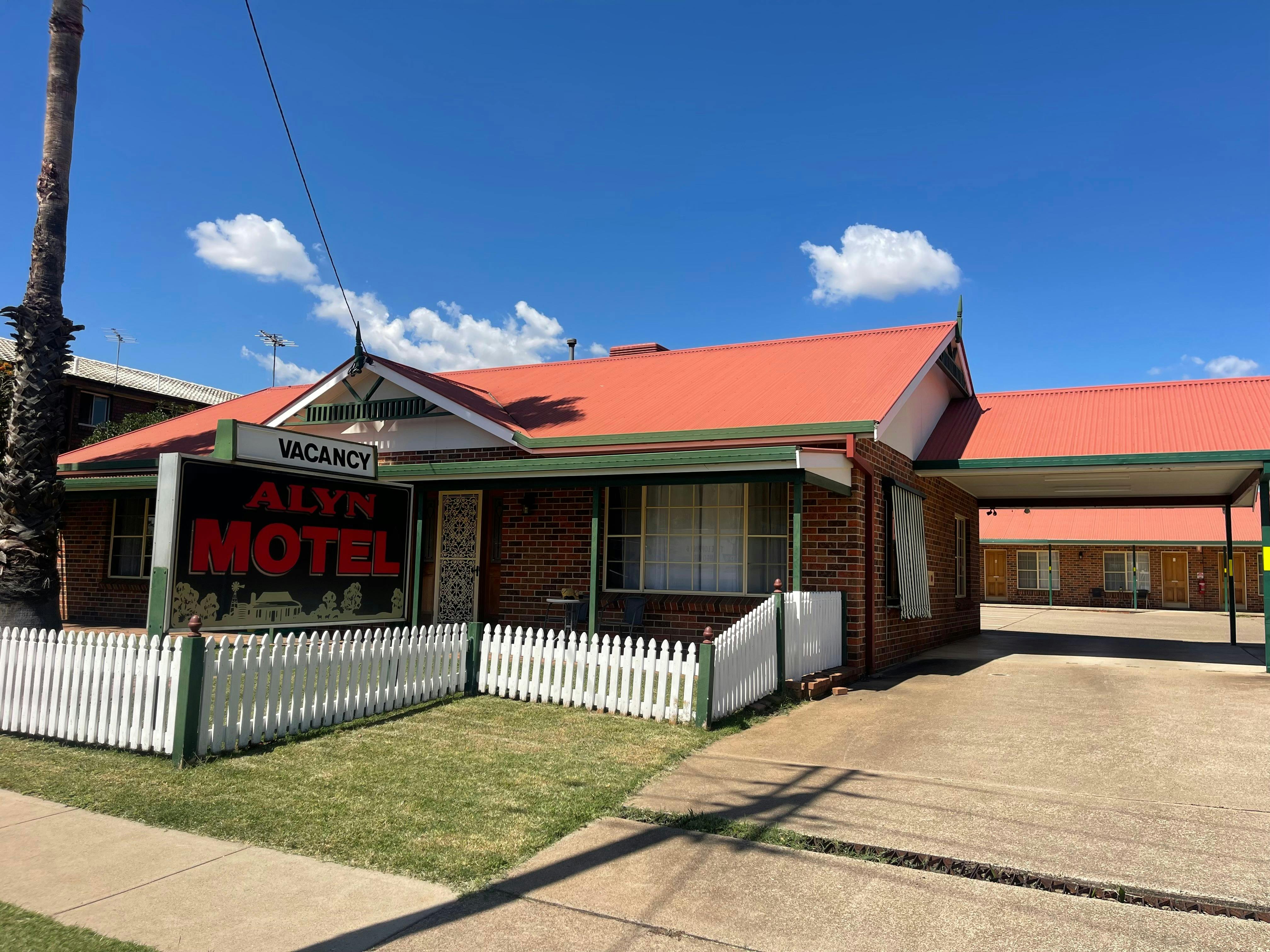 Alyn Motel