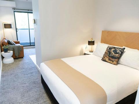 Queen Bedroom