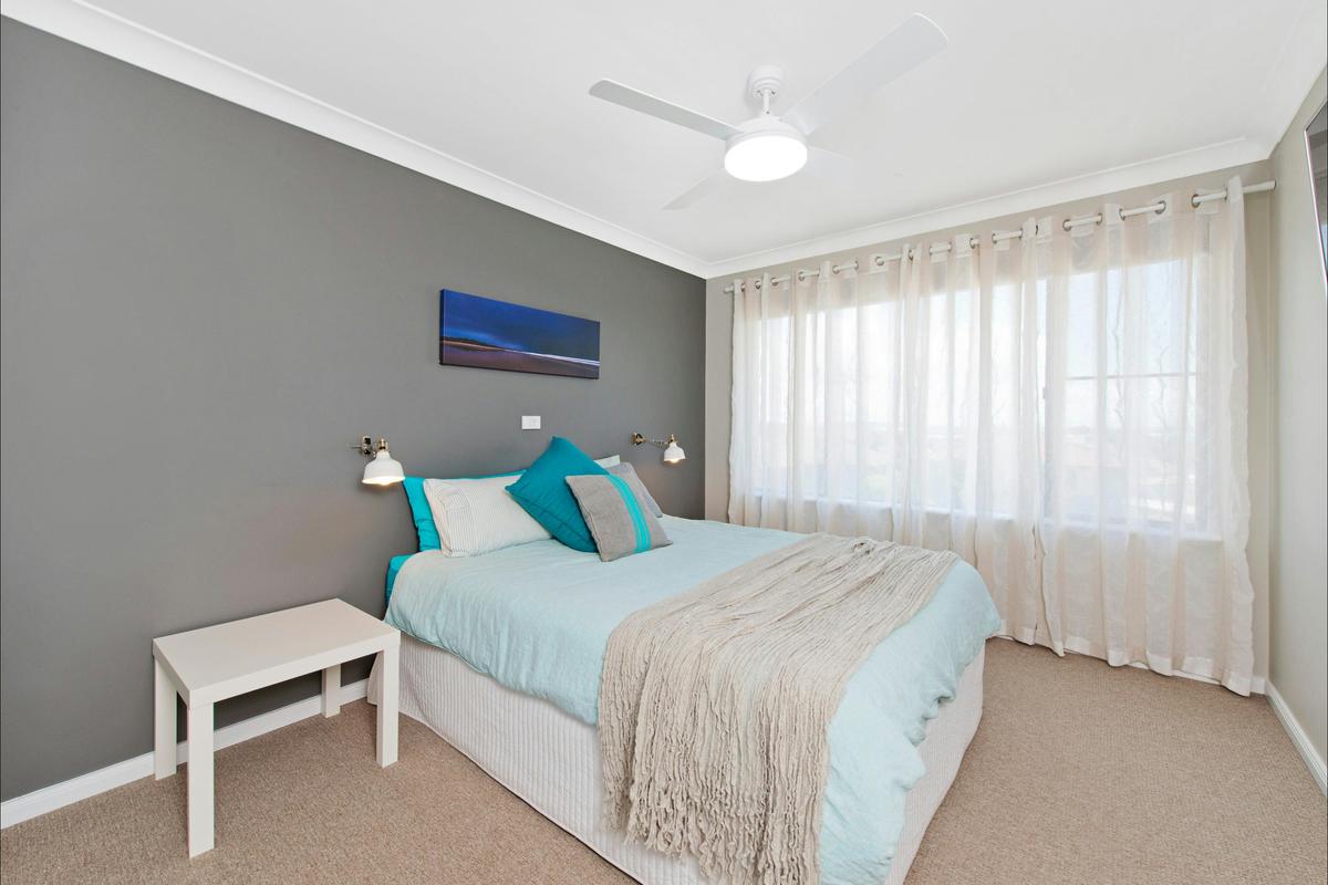 Apricari - master bedroom