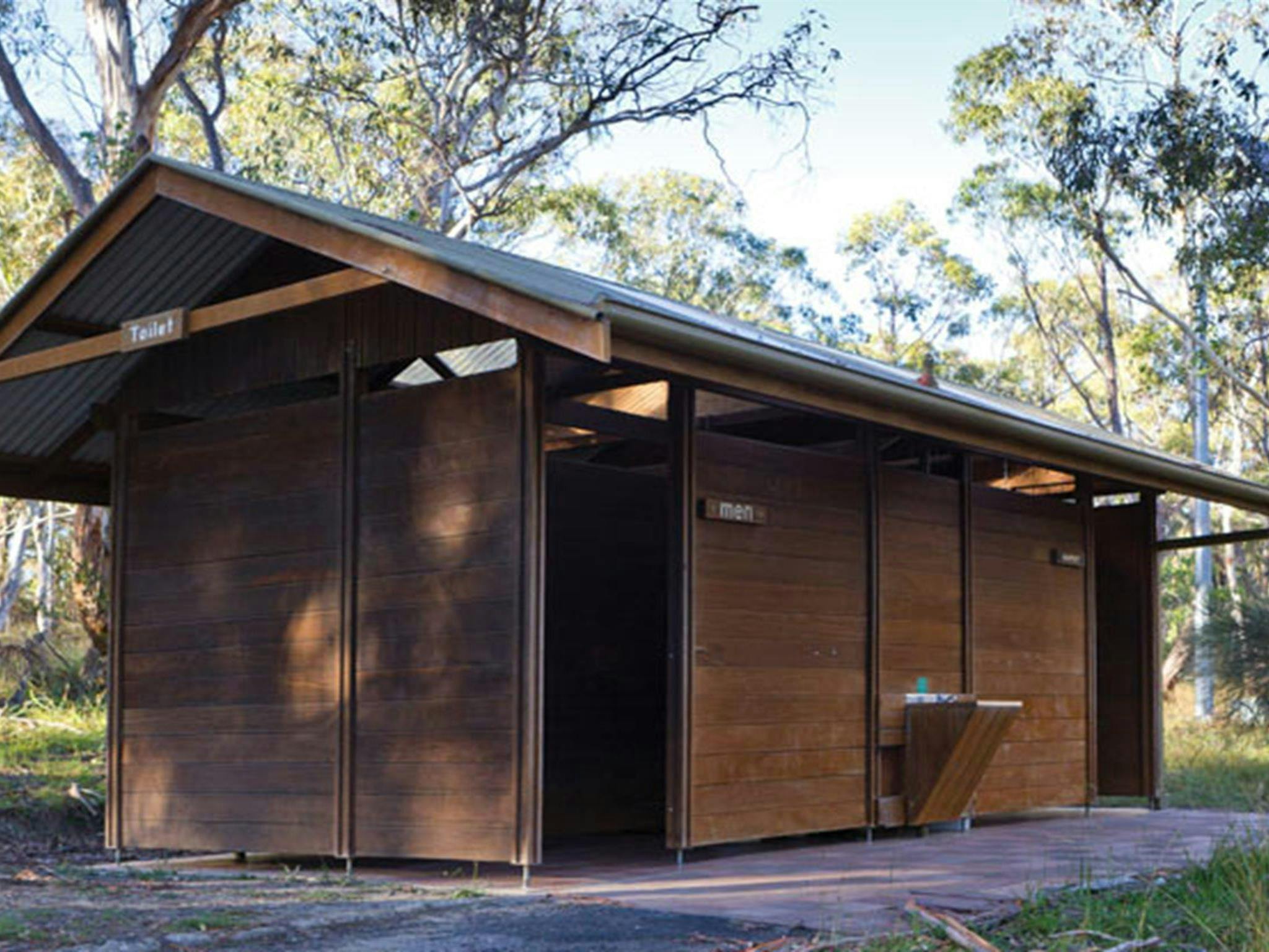 Facilities, Apsley Falls campground. Photo: Rob Cleary/DPIE