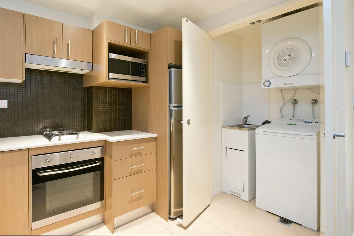 2 bedroom kitchen