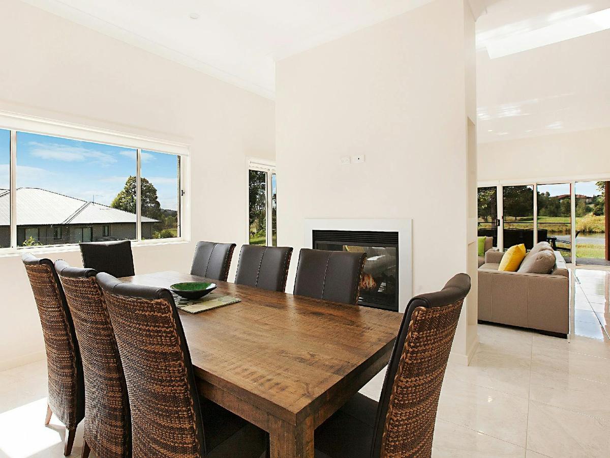 Amber Lakes dining area