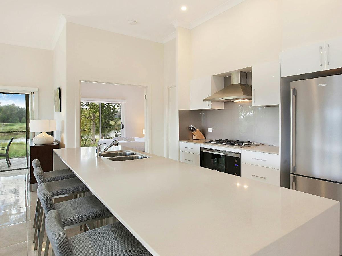 Amber Lakes kitchen