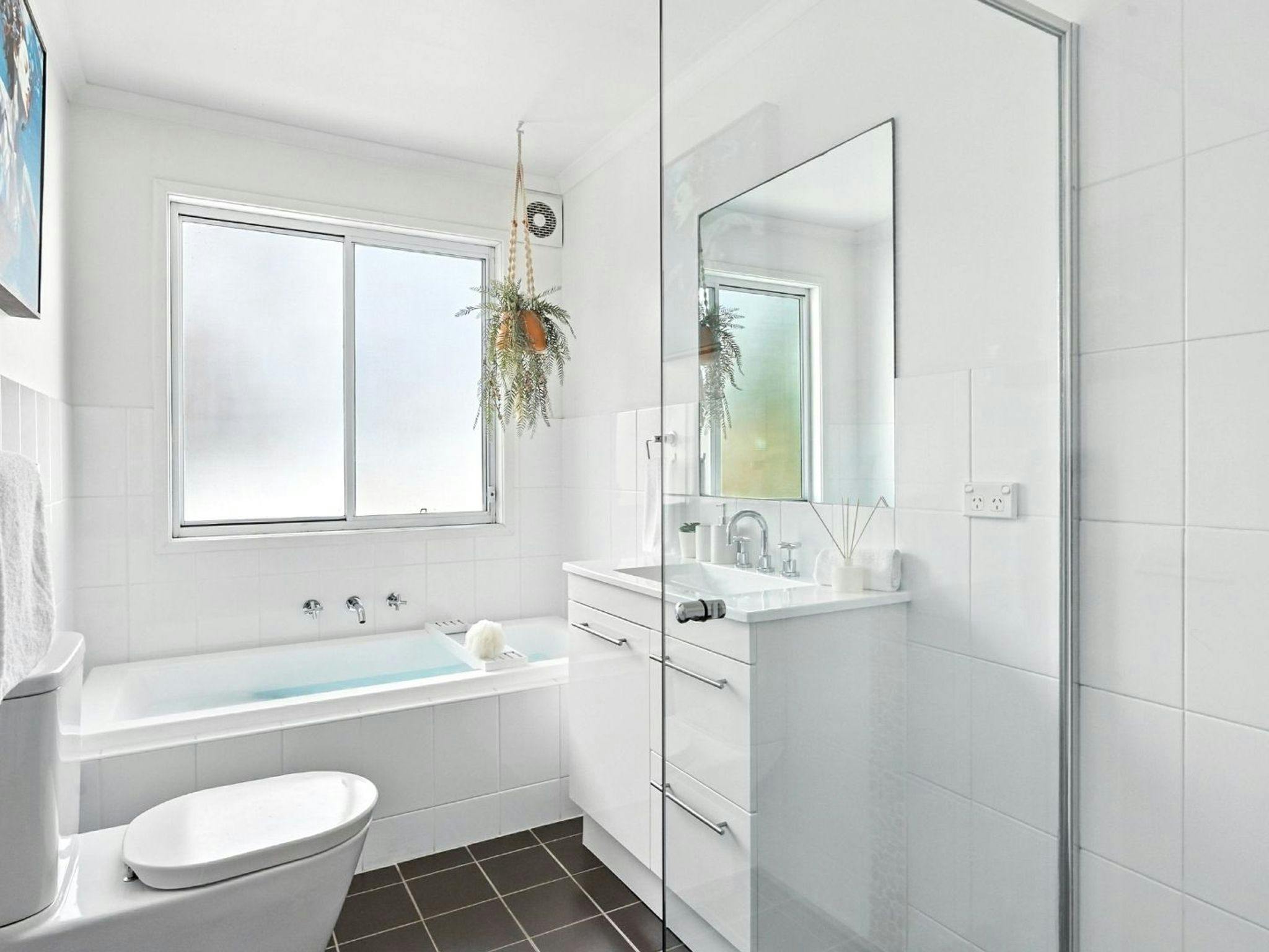 Azure House | Ensuite bathroom | Bedroom 1 | Bath | Shower | Toilet