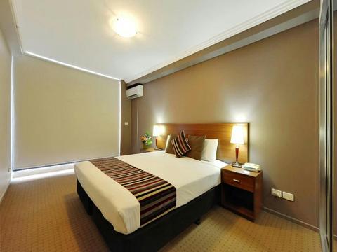 King/Queen Bed