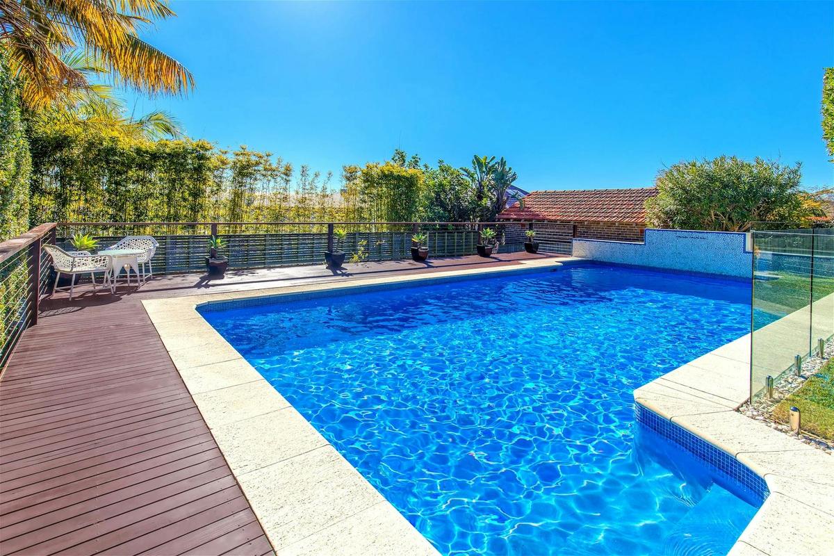 the private swimming pool