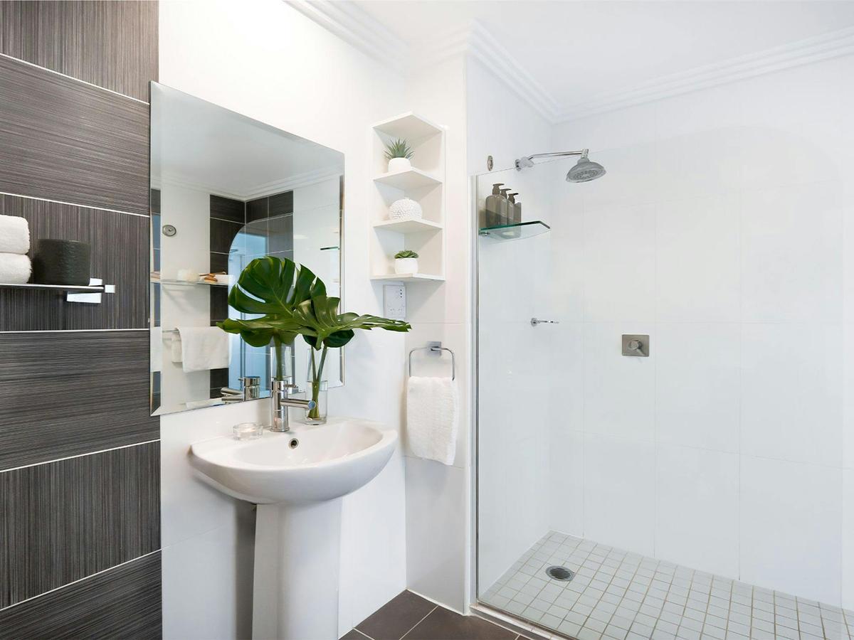 Apartment 212 Sebel Kiama | Modern Bathroom