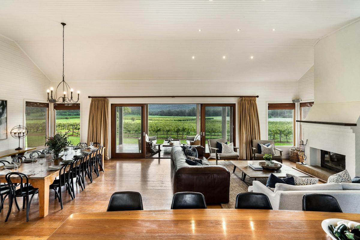 Dining Lounge Area