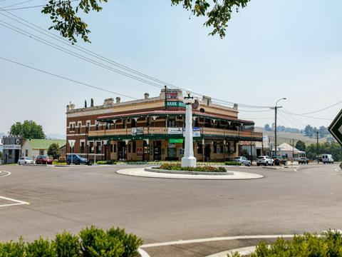 Bank Hotel