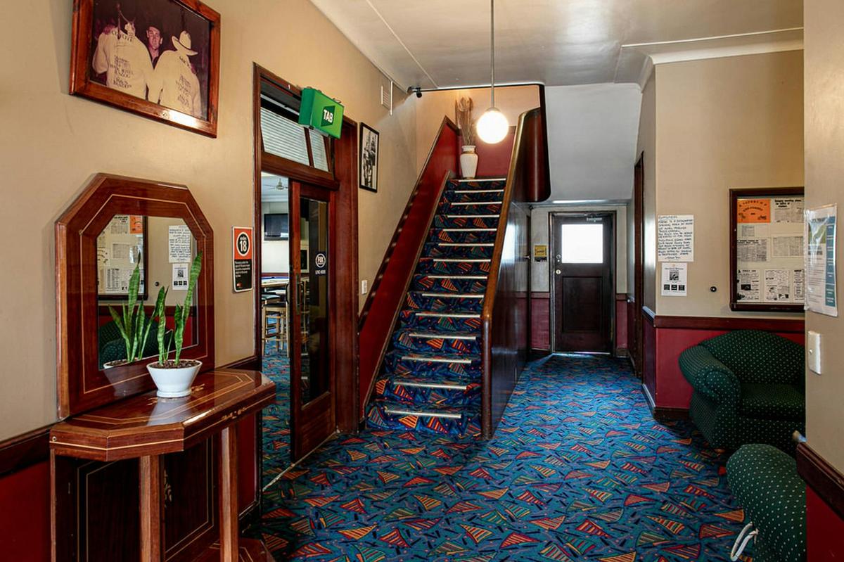 Bank Hotel