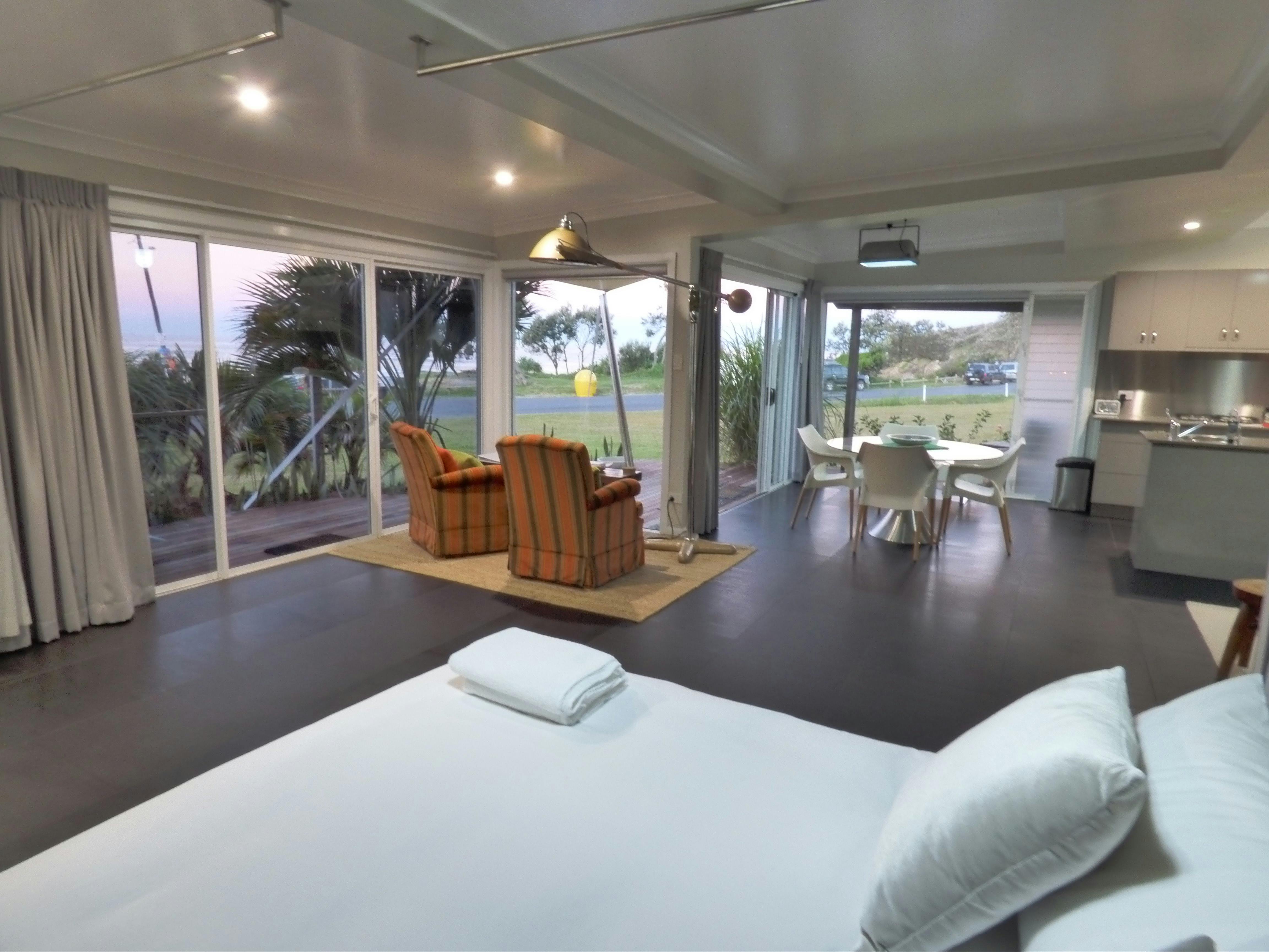ArtHouse Beachfront Accommodation
