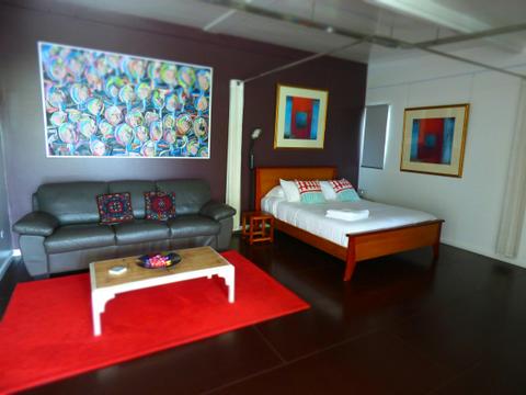 ArtHOUSE Beachfront Accommodation