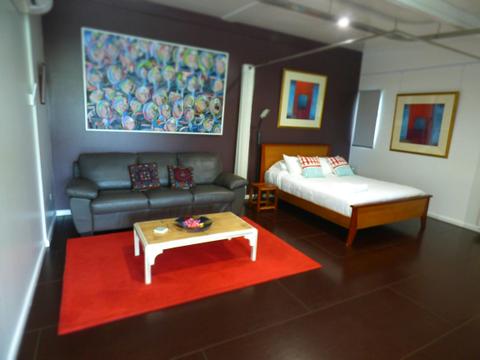 ArtHouse Beachfront Accommodation